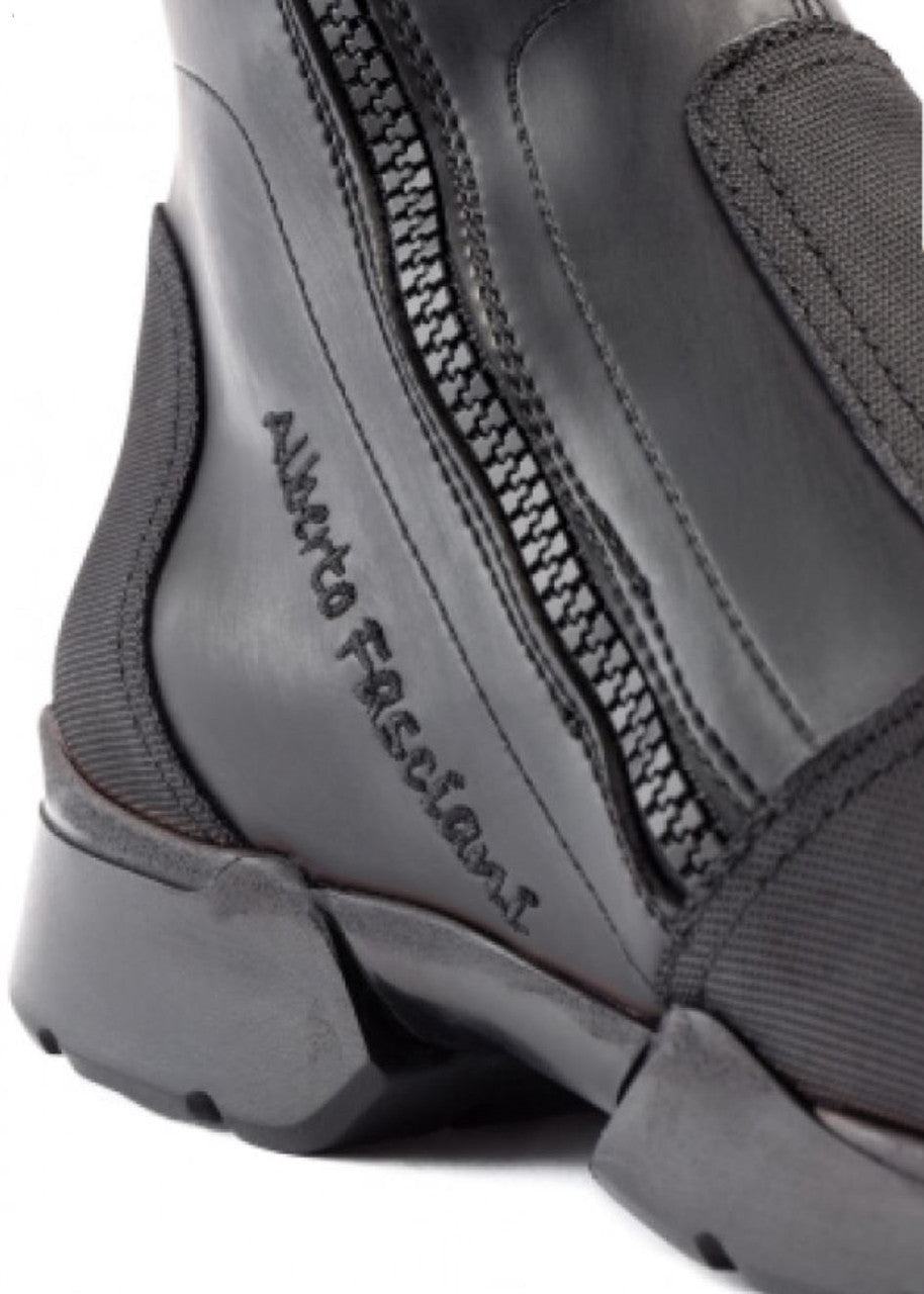 Style: 103 Custo (Black Custo) Size 41-45
