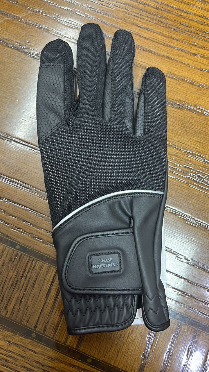 Grip with air mesh